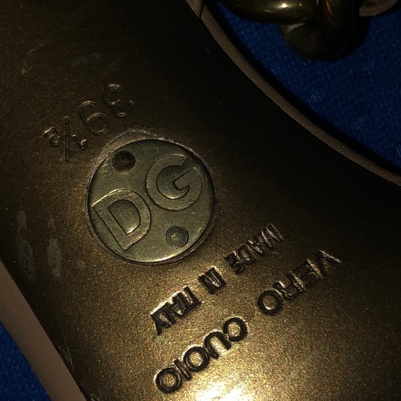 AUTH DOLCE & GABBANA Pebbled Leather Gold Chain Couture Heels - Picture 9 of 12